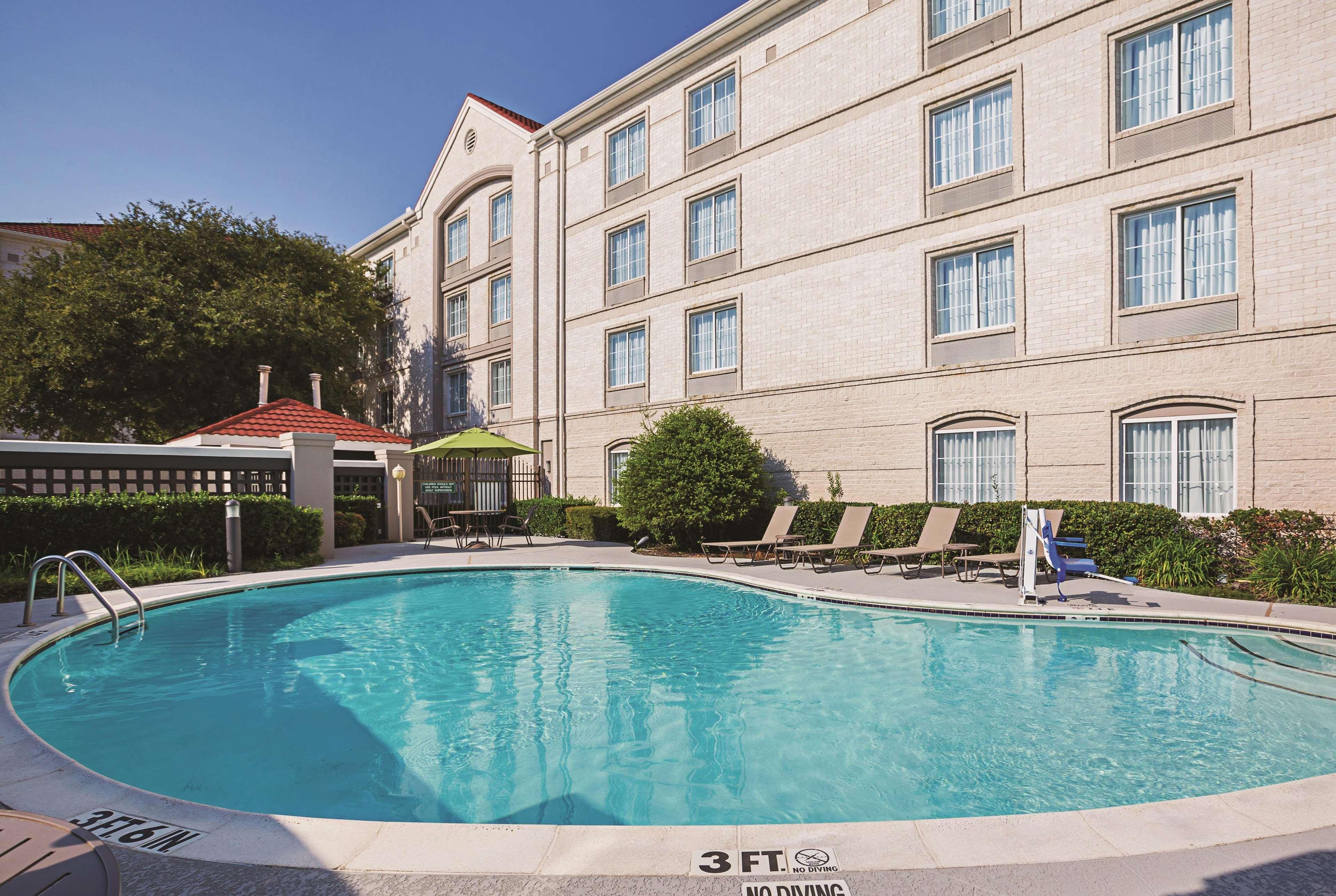 La Quinta By Wyndham Dallas Plano West Hotel Exterior photo