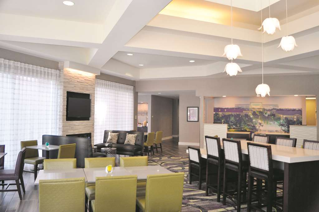 La Quinta By Wyndham Dallas Plano West Hotel Restaurant photo