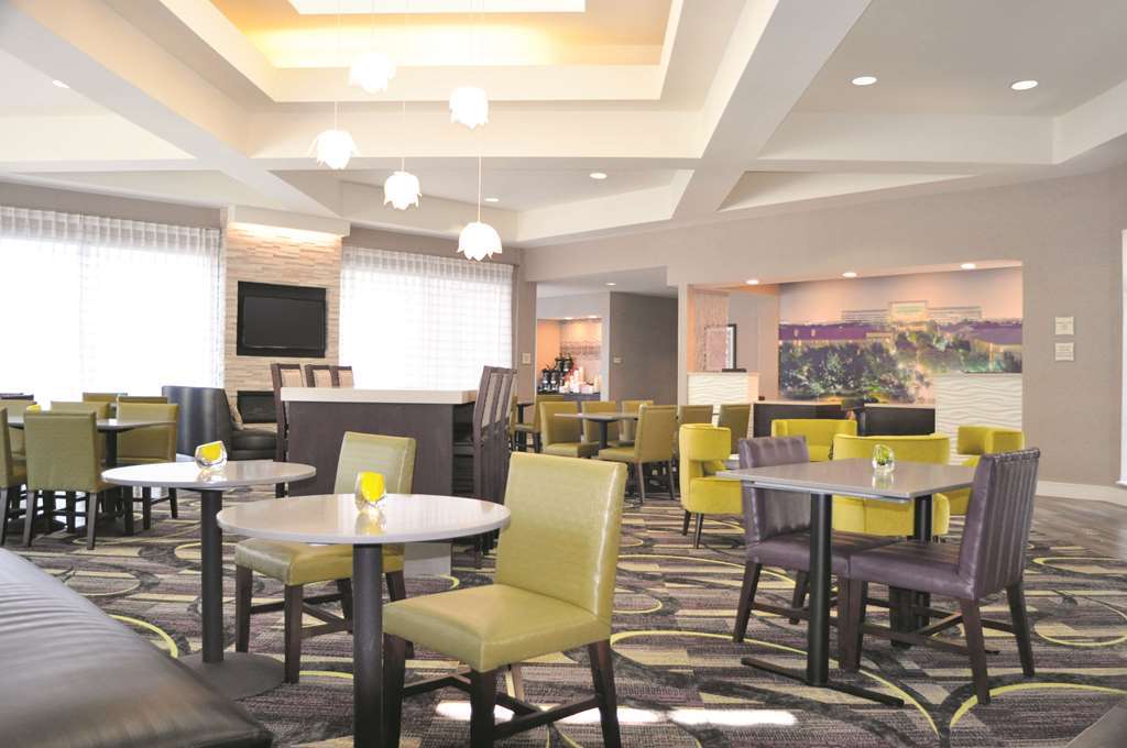 La Quinta By Wyndham Dallas Plano West Hotel Restaurant photo